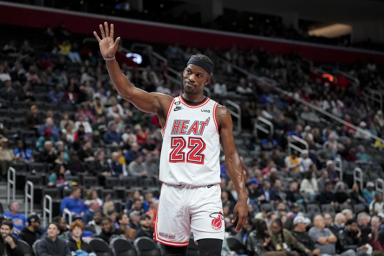 KAIYUN SPORTS-关于巴特勒连续十二场比赛得分超过晋级下一阶段，法国队不断突破！观众掌声雷动的信息