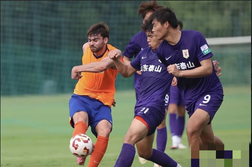 开云体育app-德甲赛程吃紧；山东泰山清晨完成体检；目标明确；更衣室氛围转暖的简单介绍